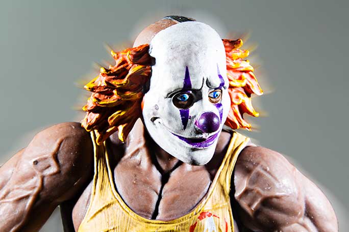 killer with clown mask