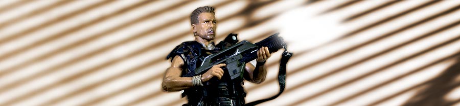 Hicks fires his weapon