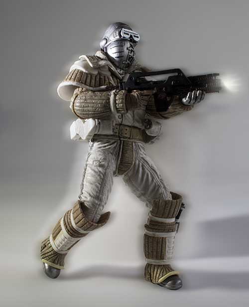 Weyland-Yutani Commando fires rifle on the run